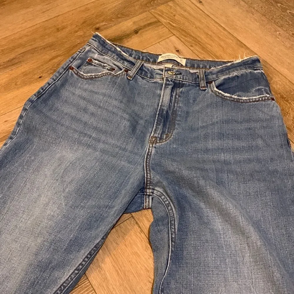 Abercrombie & Fitch Curve Love 90s Slim Straight Ultra High Rise